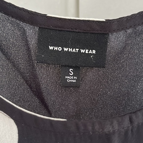 WHO WHAT WEAR Sleeveless Polkadot Top - Picture 2 of 7